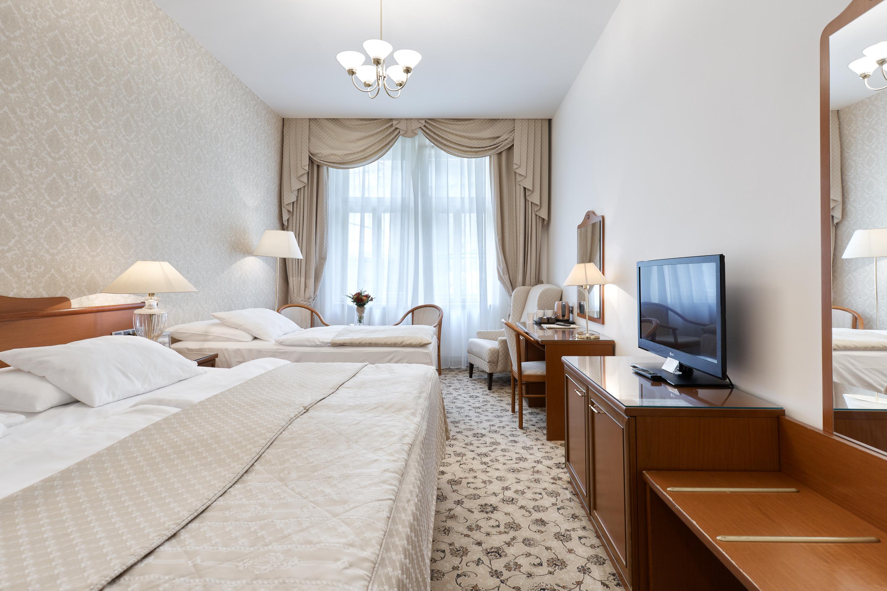 Hotel Romance Karlovy Vary Exterior photo