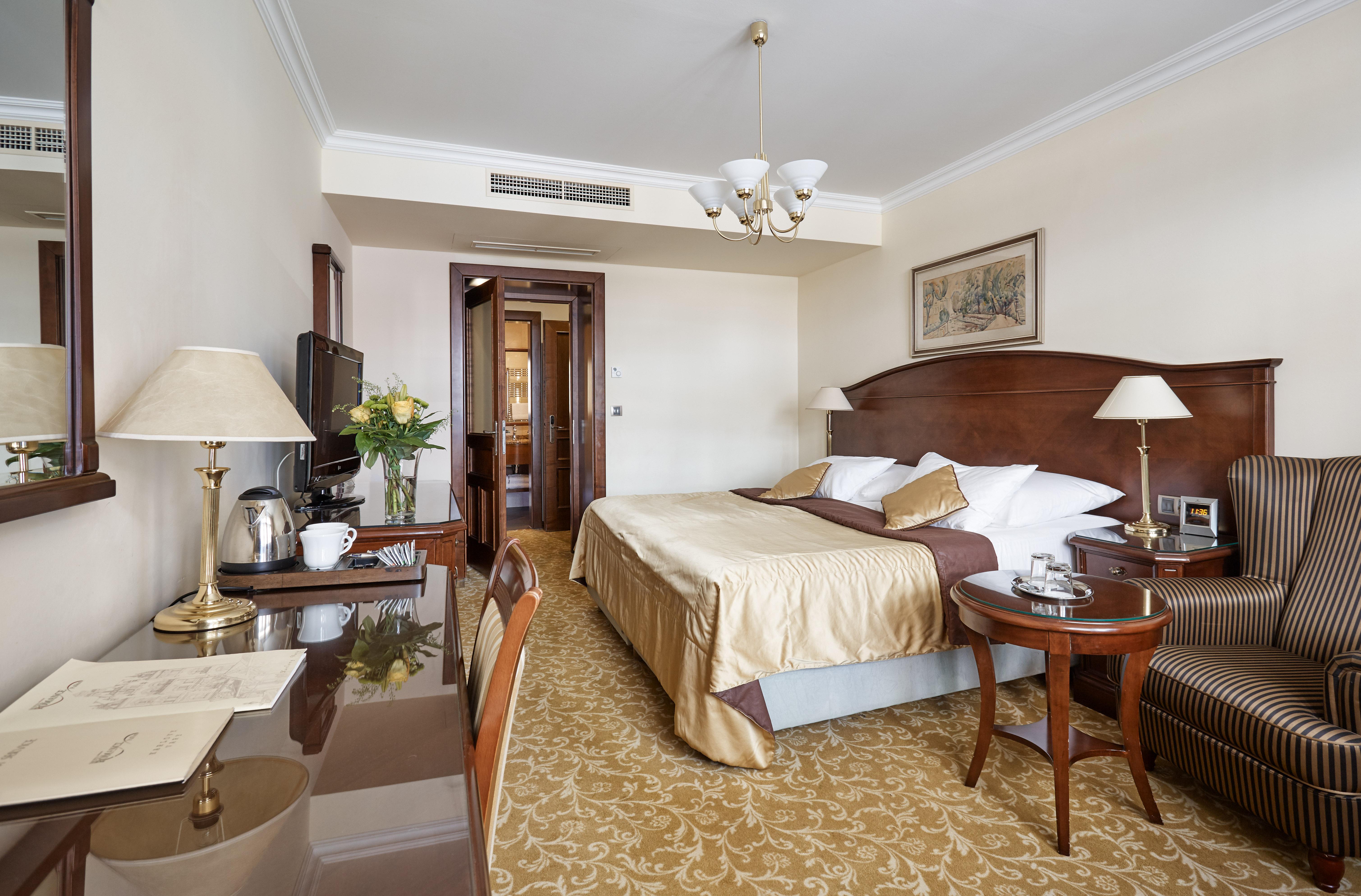 Hotel Romance Karlovy Vary Exterior photo