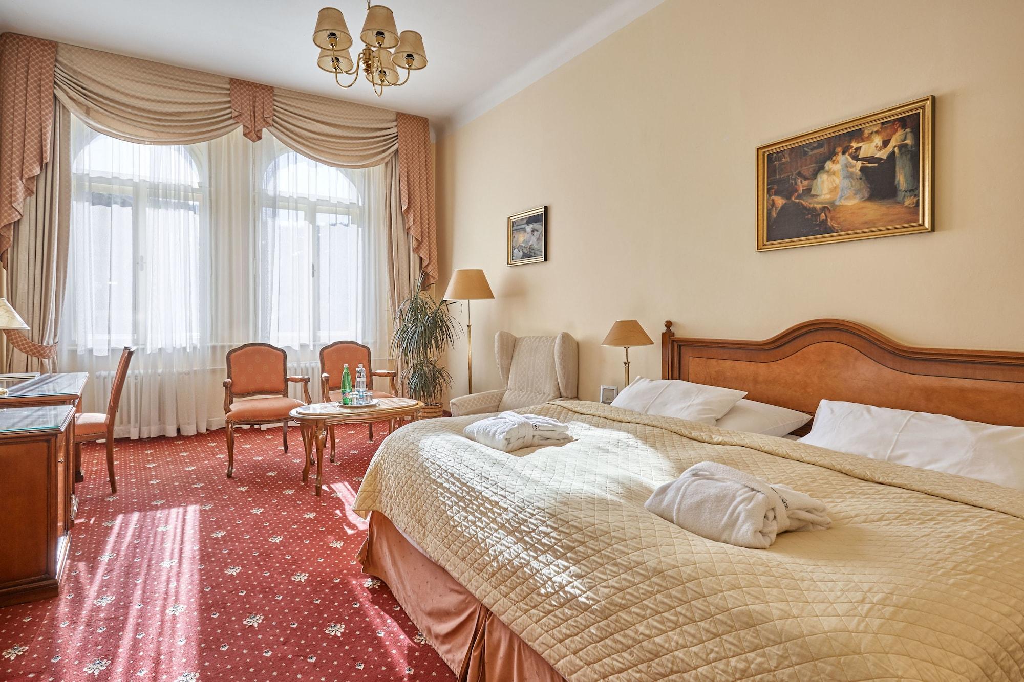 Hotel Romance Karlovy Vary Exterior photo