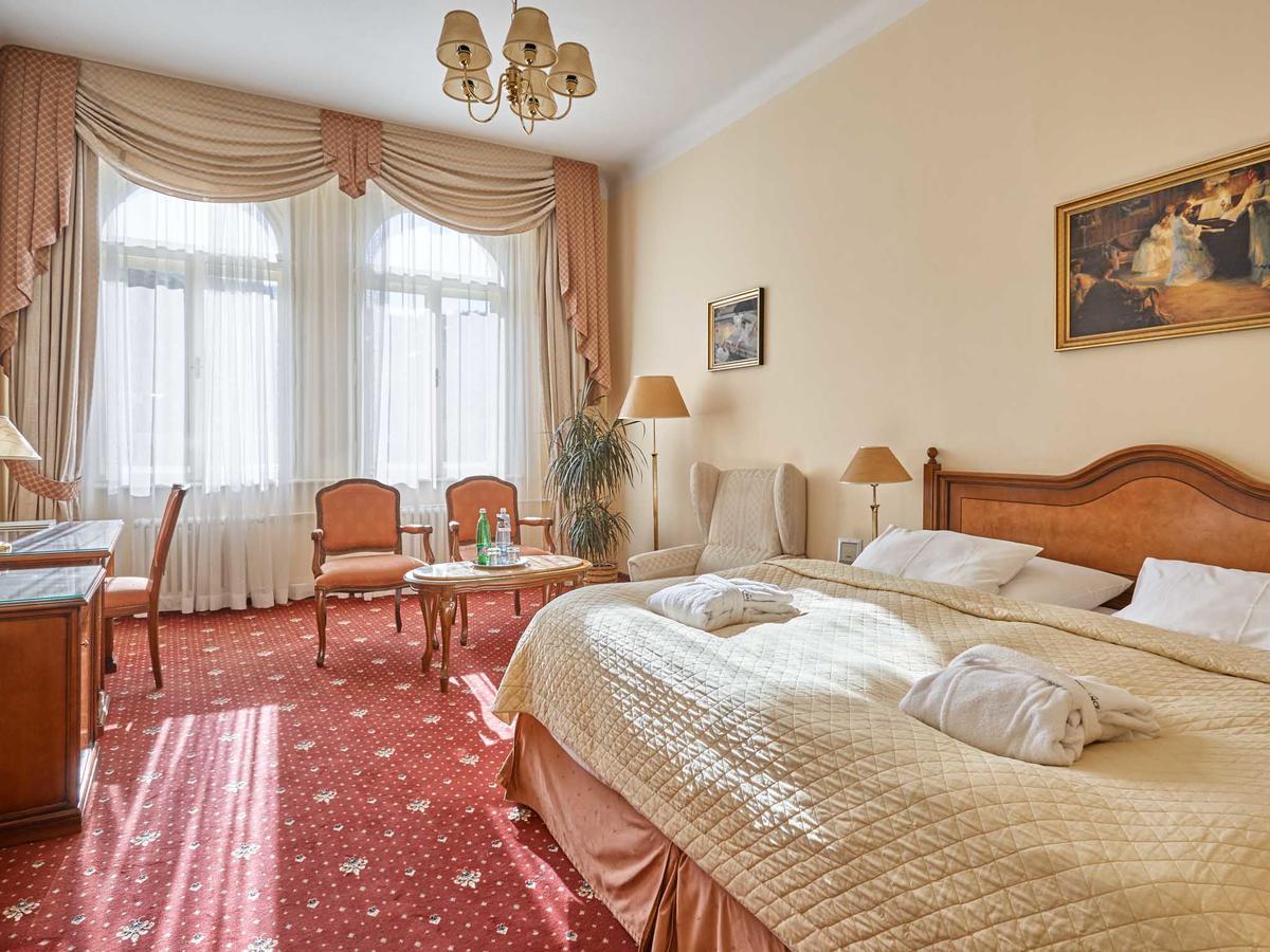 Hotel Romance Karlovy Vary Exterior photo